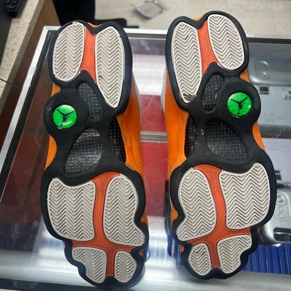 Jordan Athletic Shoes White and Orange Nike Air Jordan Retro 13 Star Fish Sz 14 - Picture 3 of 7